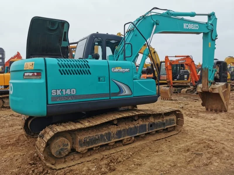 Pelle hydraulique sur chenilles Kobelco SK140 d'occasion de 2023 à vendre – Occasion en bon état